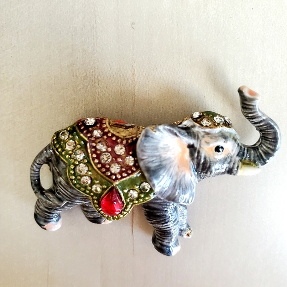 VTG Enamel Elephant Brooch w/ Tusk Trunk Up Embellished & Detailed Silver Tone - Picture 3 of 5